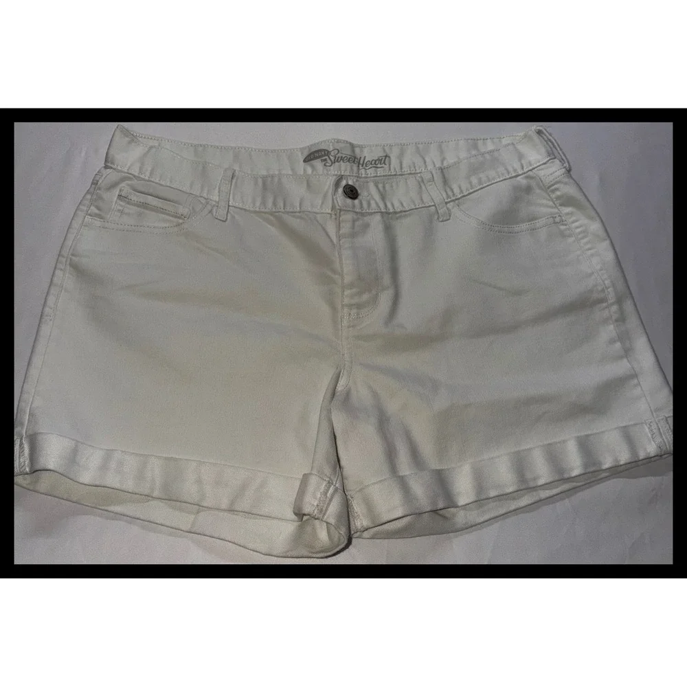 Old Navy The Sweetheart Denim Shorts Womens 14 White Cuffed Casual Summer - Picture 1 of 8